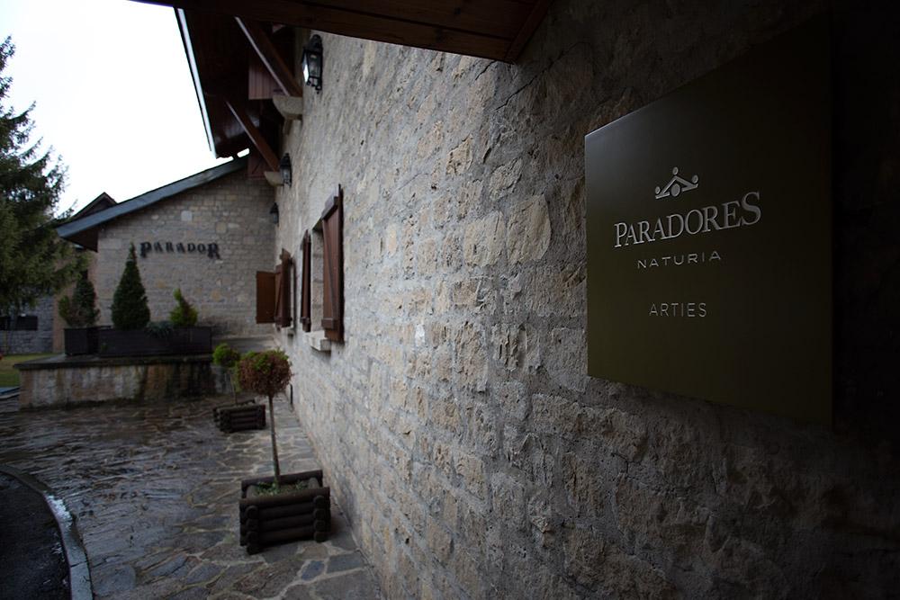 HOMELIFESTYLE-MAGAZINE-Escapada-Valle-de-Aran-Parador-Arties-Hall-by-Maria-Algara-Regas