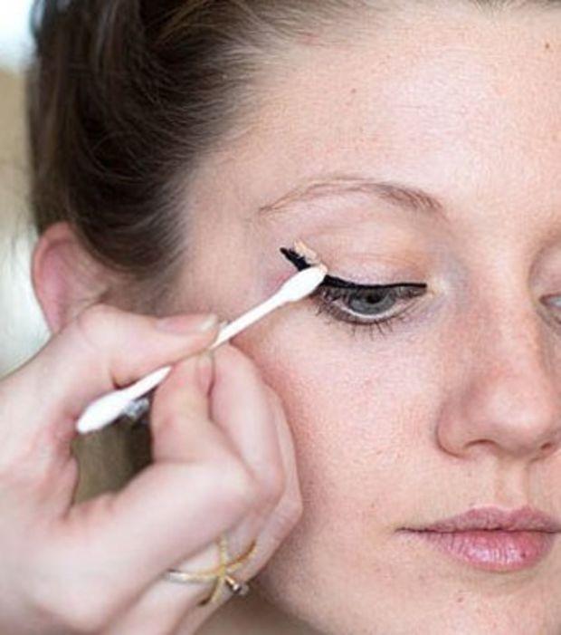 trucos-de-belleza-para-arreglar-los-desperfectos-utiliza-un-bastoncillo_4601_w620