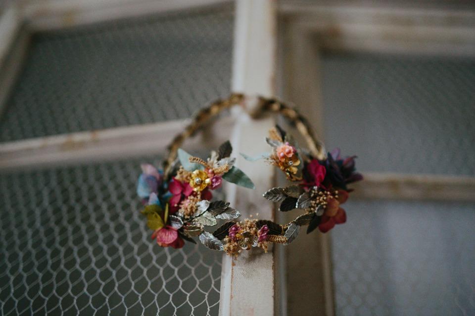 Corona de flores para el tocado de la novia