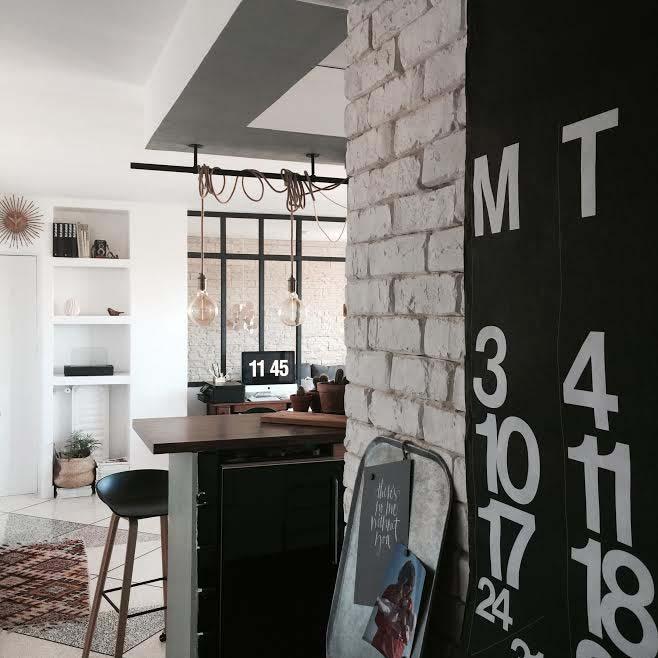 Una pared de cristal low cost realizada en madera