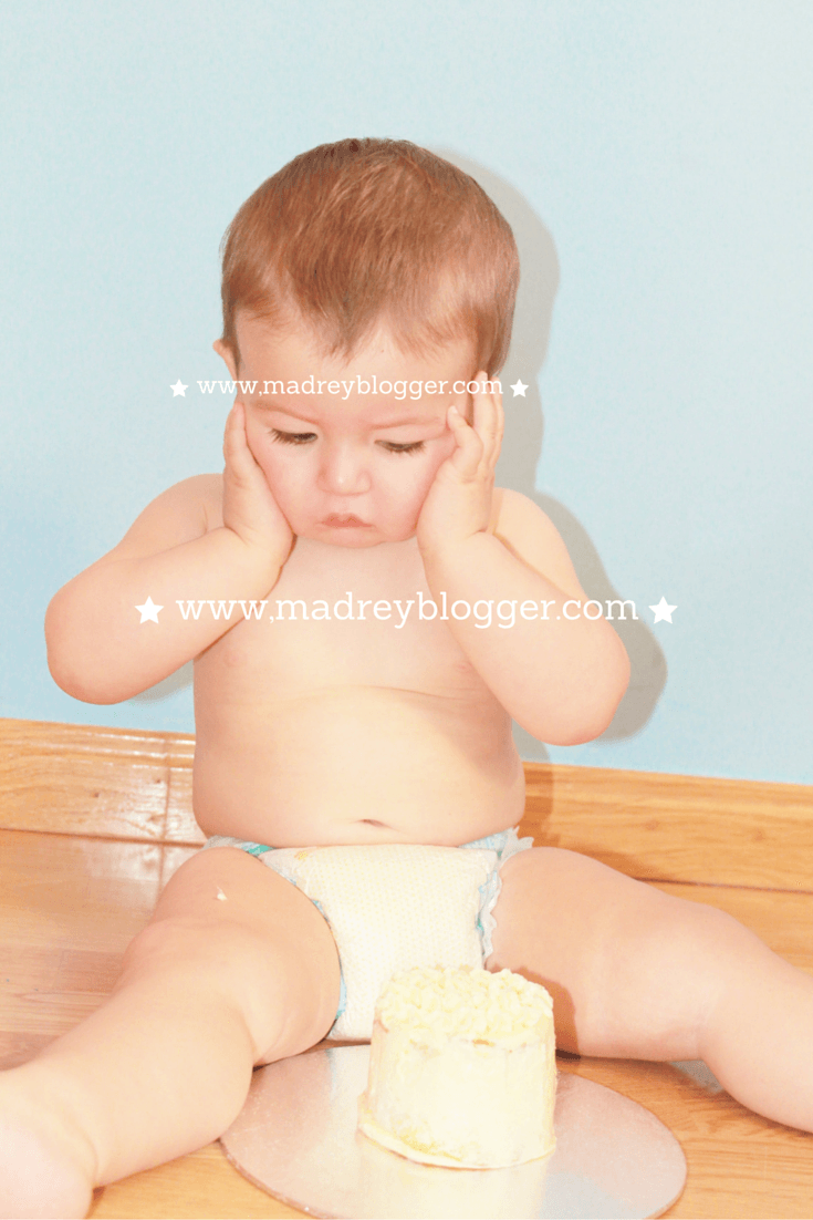 Primer cumpleaños: Sesión Smashcake en www.madreyblogger.com