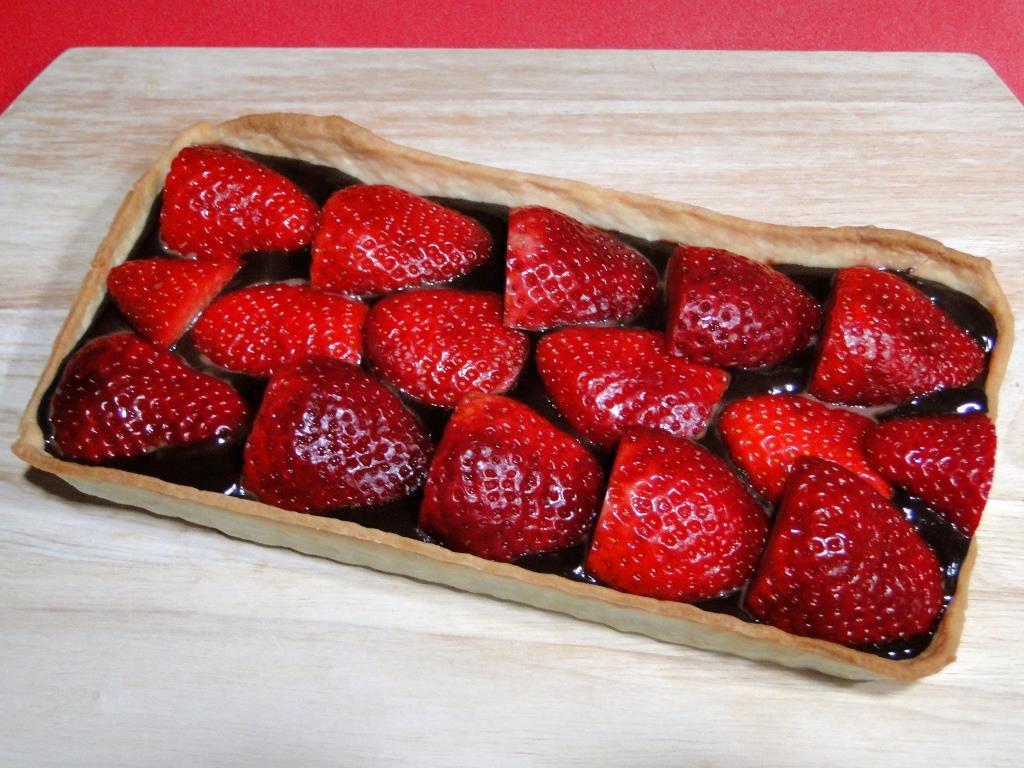 tarta de chocolate y fresas sin azúcar