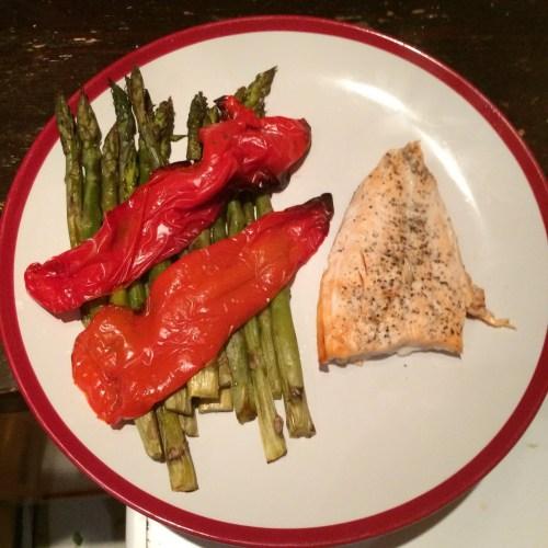 Salmón con verduras al papillote