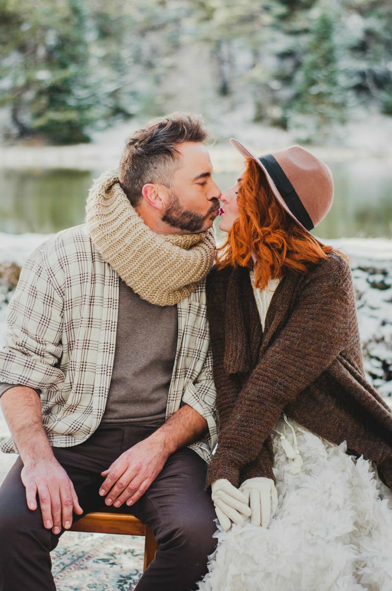 Una boda invernal por Blanco y Caramelo en All Lovely Party