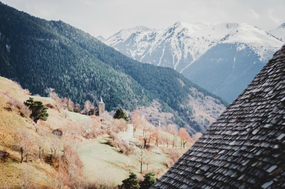 Una boda invernal por Blanco y Caramelo en All Lovely Party