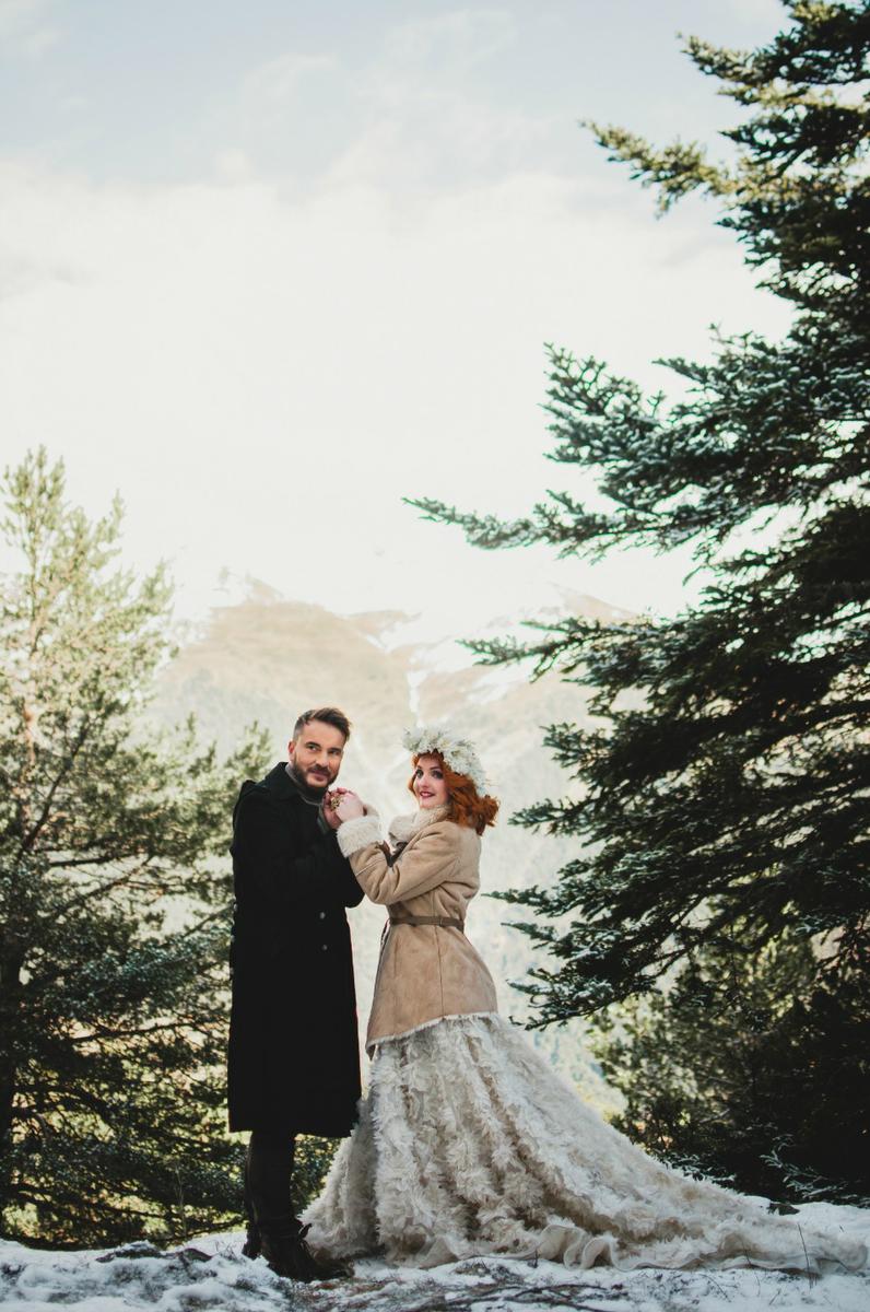 Una boda invernal por Blanco y Caramelo en All Lovely Party