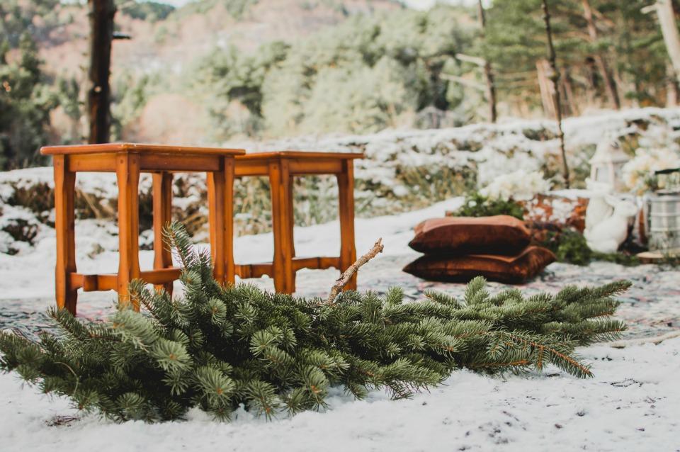 Una boda invernal por Blanco y Caramelo en All Lovely Party