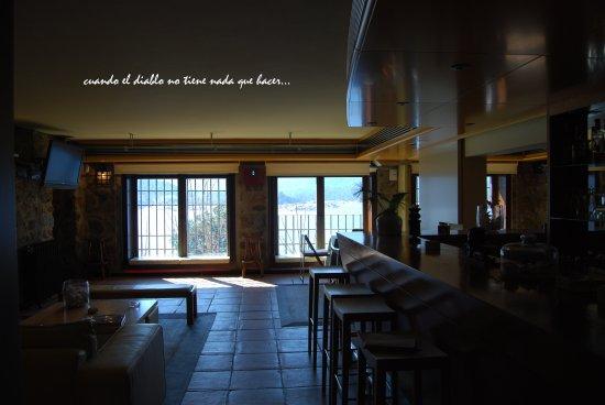 Bar y Salón-comedor