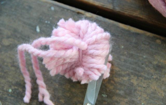 adornar la casa con pompones tenedor cortar