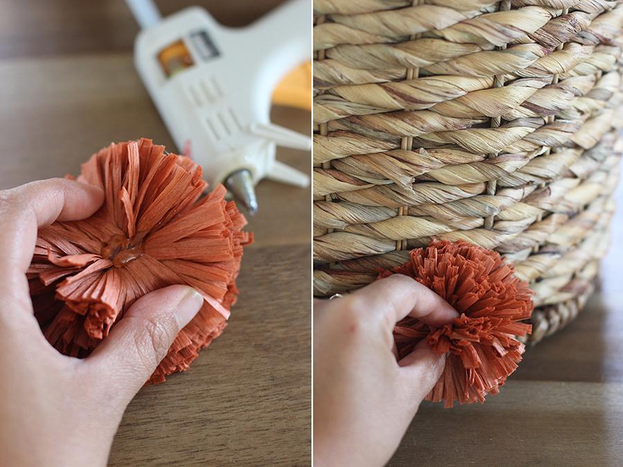 adornar la casa con pompones pegar