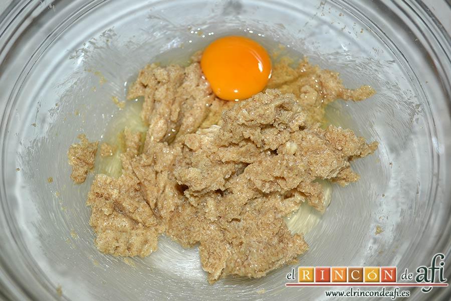 Brookies, añadir el huevo y seguir removiendo