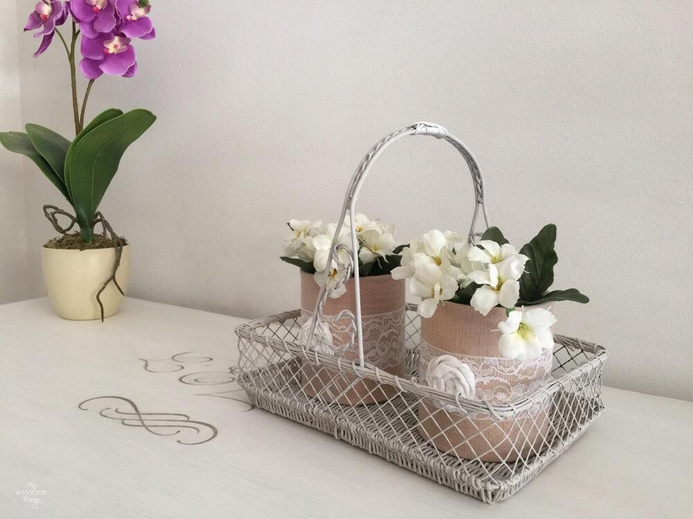 Fabric wrapped tins to get some pretty vases, and easy and cheap DIY