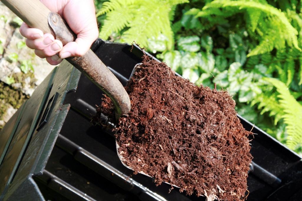 como iniciar un jardin compost
