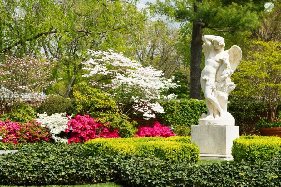 Figuras decorativas para jardín. Cómo utilizar una escultura de la mejor manera en el jardín.