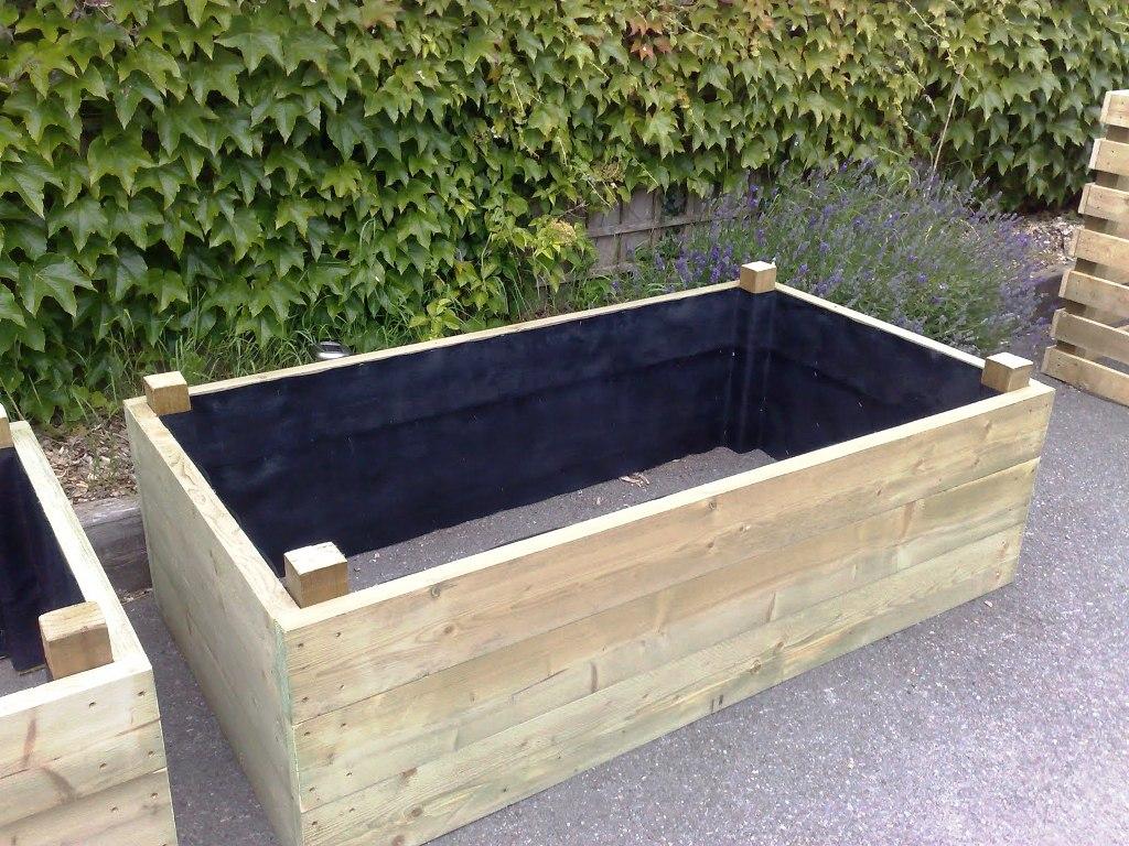 Cama elevada para jardin forrada