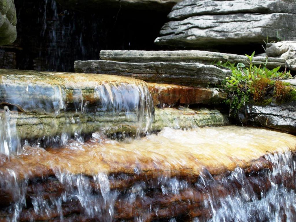 Agua en movimiento para estanque de jardin