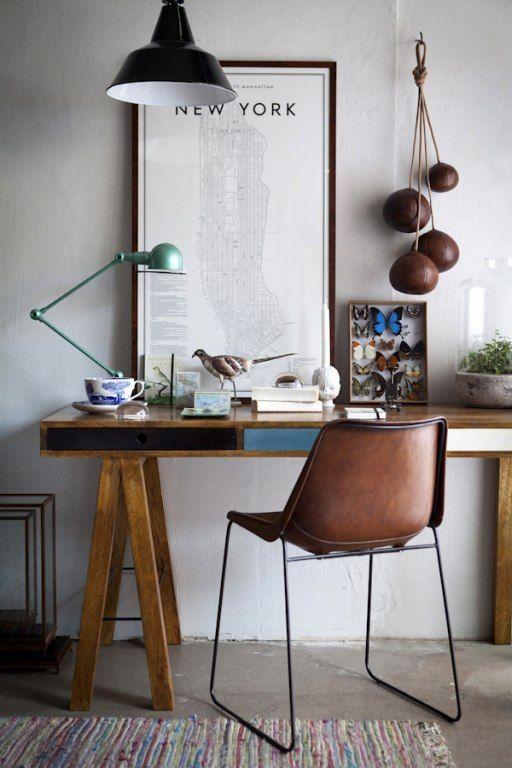 Espacio de trabajo decorado con muebles vintage