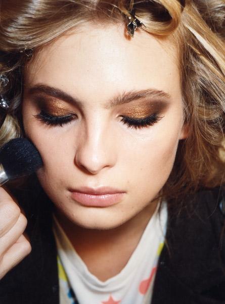 masl01_5minuteholiday_metalliceyes