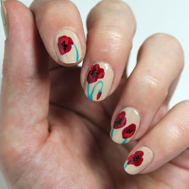 10 diseños de uñas con flores paso a paso