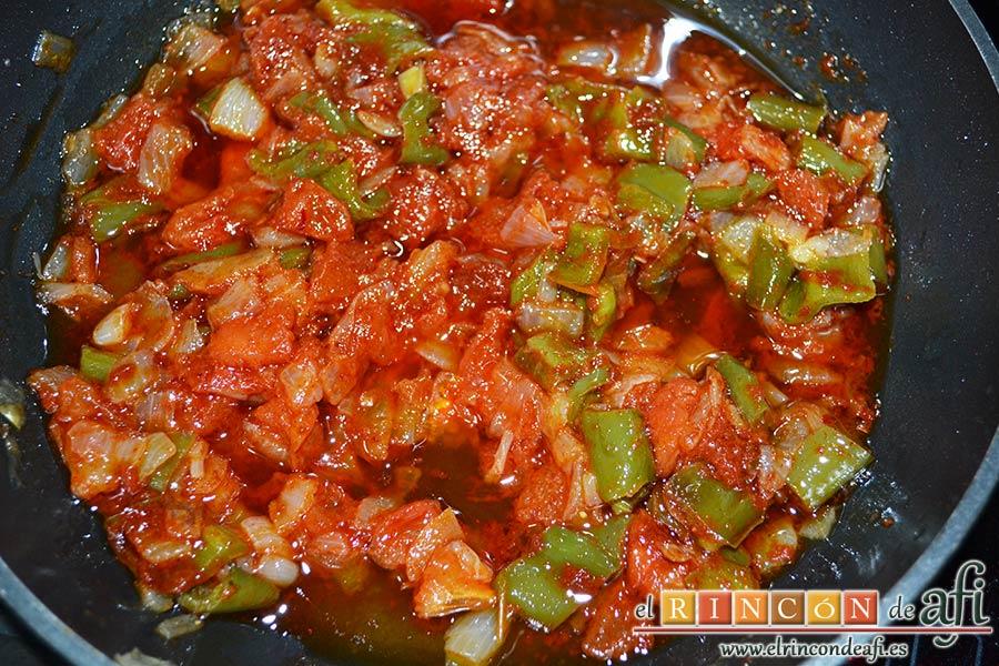 Acelgas esparragás, remover bien y reservar