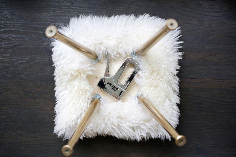 como hacer un taburete piel grapada