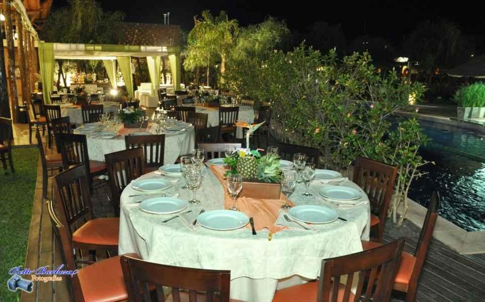 decoracion de 15 años en una piscina (7)