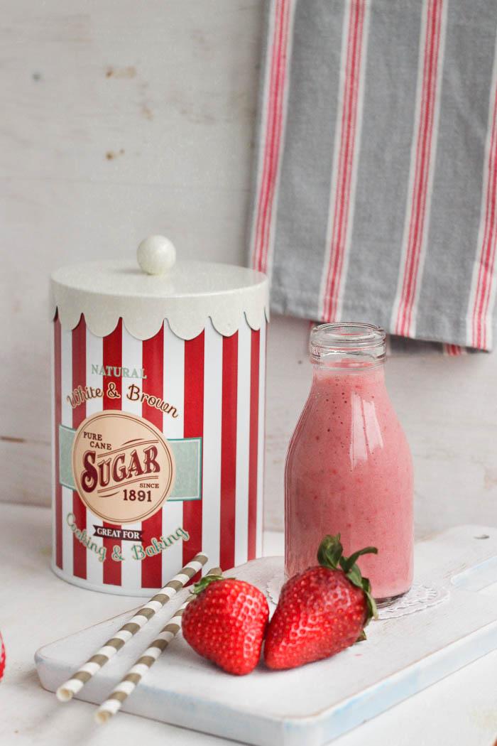 Batido de fresones para un desayuno de domingo