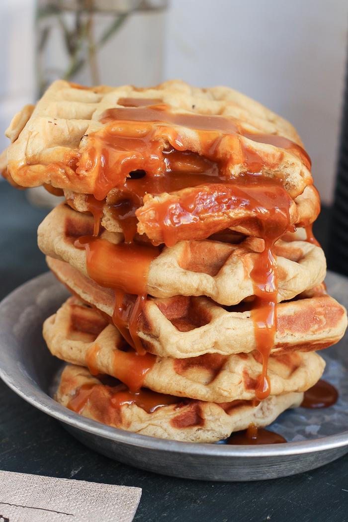 Receta para hacer gofres rellenos de toffee