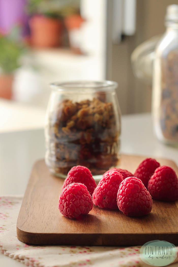 Brunch con frambuesas naturales