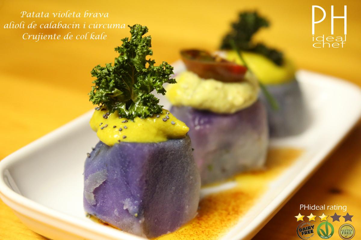 Patatas bravas alcalinas, violetas y antioxidantes