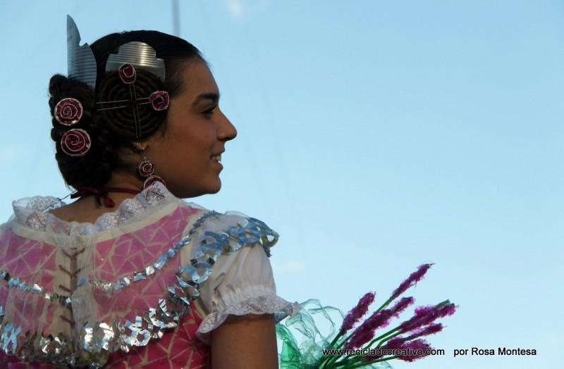 Ofrenda valenciana al material reciclado