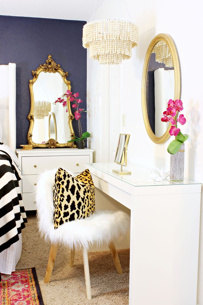 Resultado final de una lámpara hecha con bolas de madera