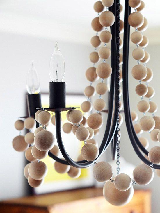 Lámpara techo de hierro y bolas de madera