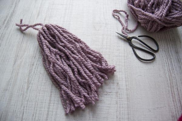 diy_cambio_look_manta_borlas_blog_ana_pla_interiorismo_decoracion_6