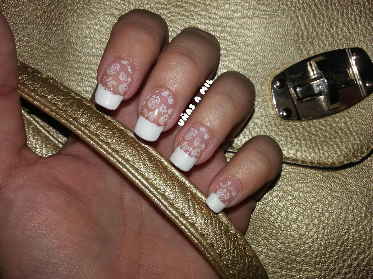 diseño_uñas_nail_art_manicura_francesa_con_flores_vintage_elegante_para_boda_bautizo_comunión (1)