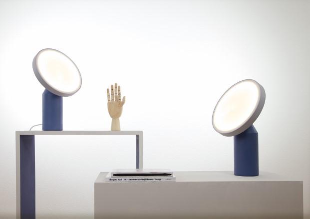 Diseño de muebles - Polvo de marmol y resina Foco redondo de Elena Martinez y Carlos Tur