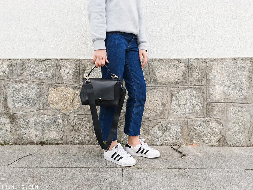 Trini | Levis jeans Adidas Superstar sneakers