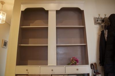 Mueble clásico de salón comedor pintado en azul | Decoración