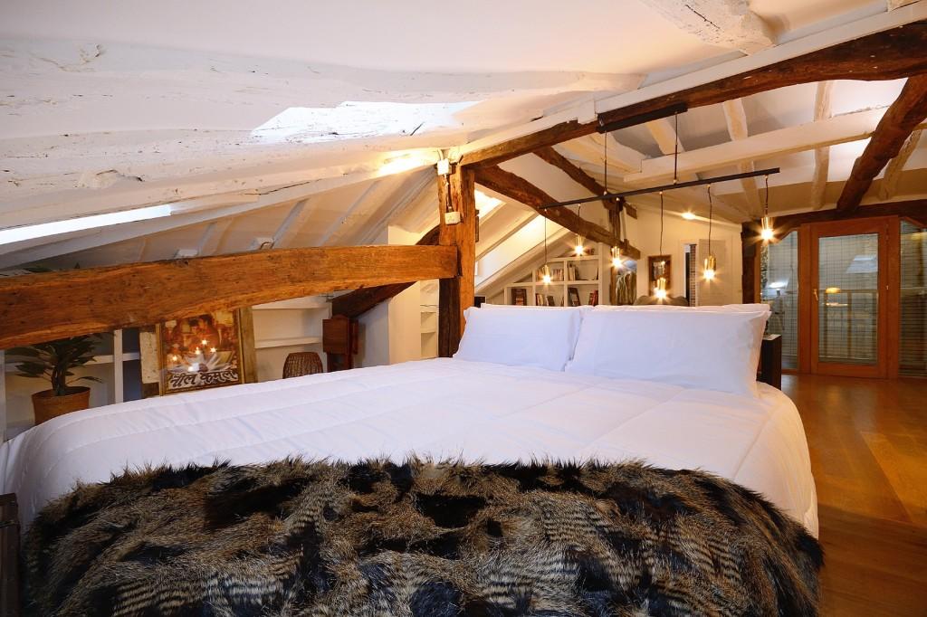 Ático en Bilbao cama