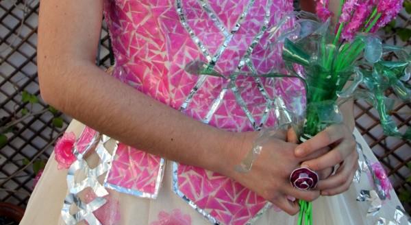 Ofrenda valenciana al material reciclado. Las Fallas 2016. Valencia