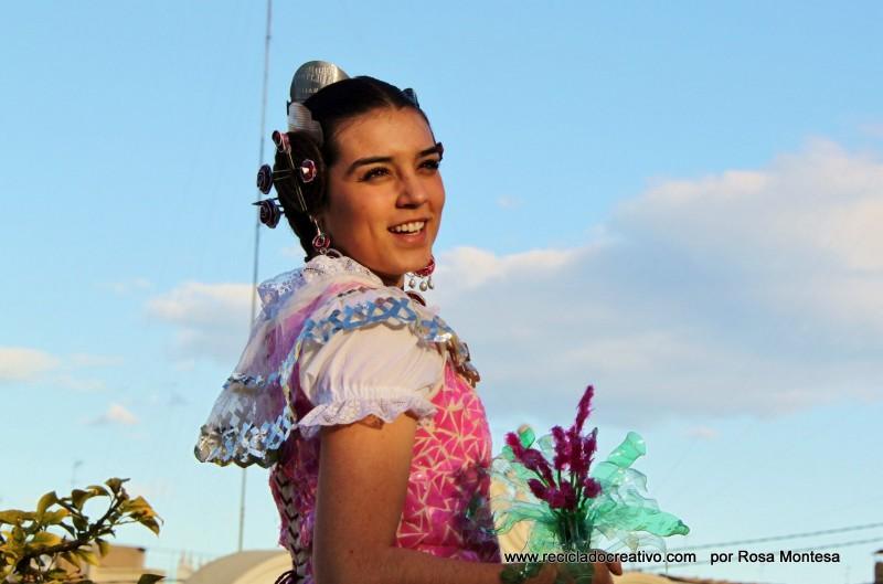 Ofrenda valenciana al material reciclado