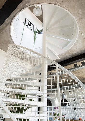 08-escalera-caracol-estilo-industrial