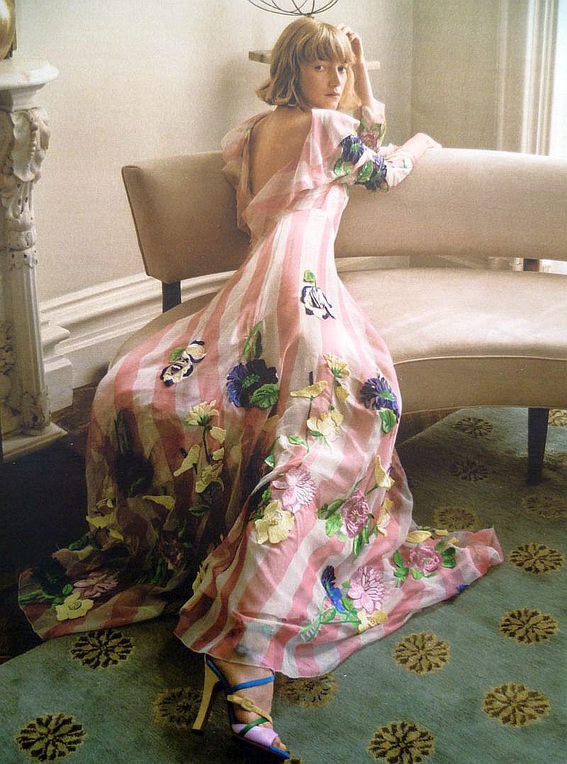 Vestdo de Blumarine reflejando las flores de Primavera y el color rosa