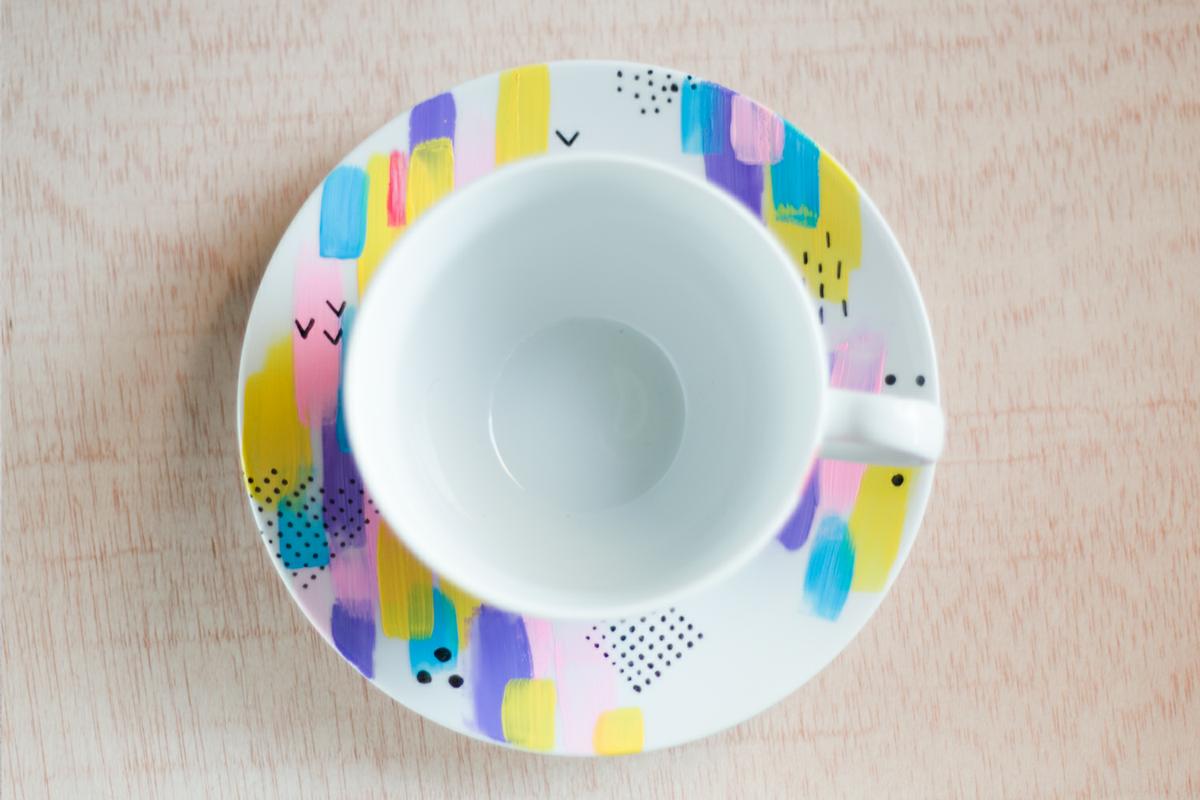DIY decora tus tazas con colores