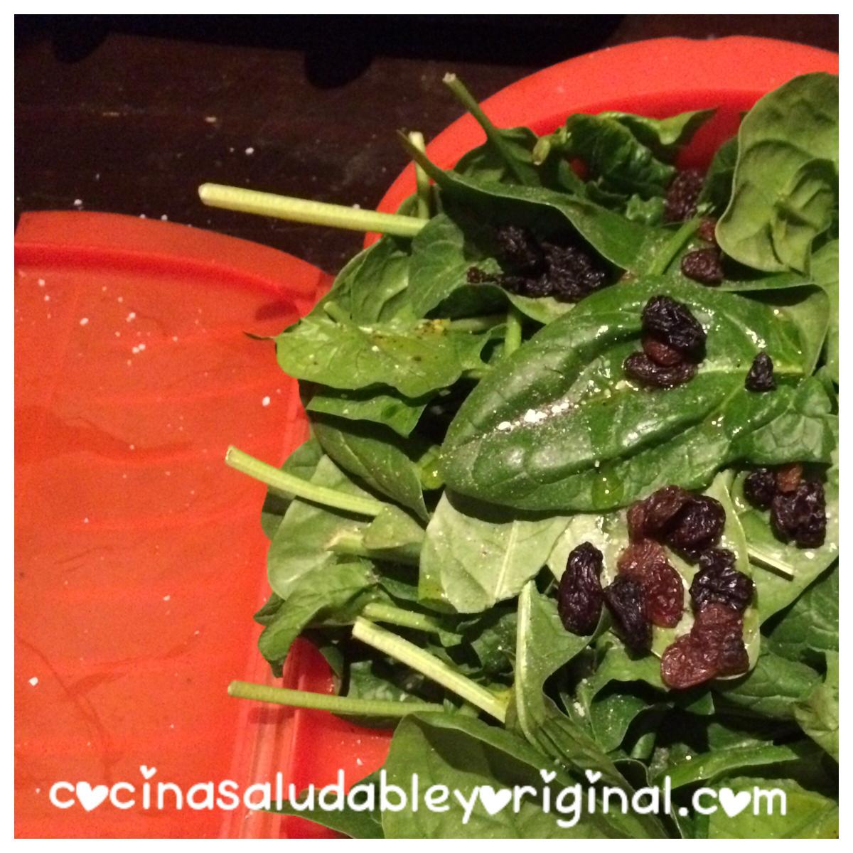 Espinacas con pasas con Lékué