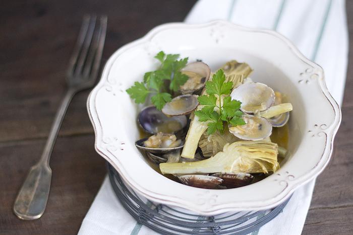 alcachofas con alamejas