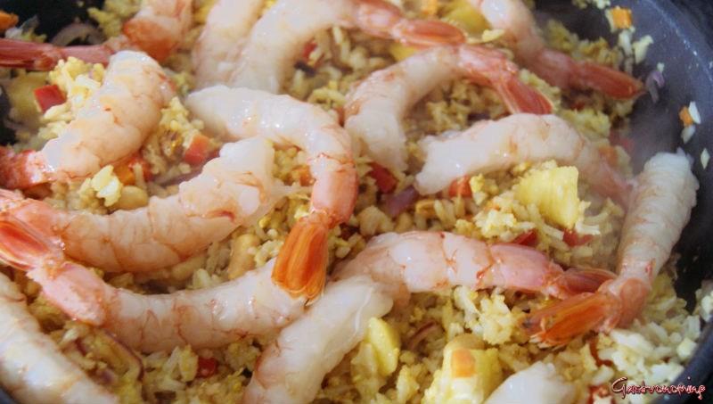 arroz frito de langostinos y piña