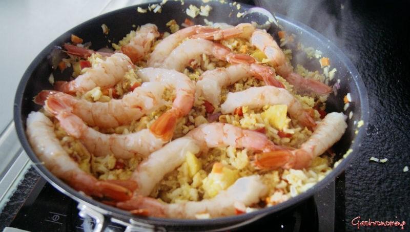 arroz frito de langostinos y piña