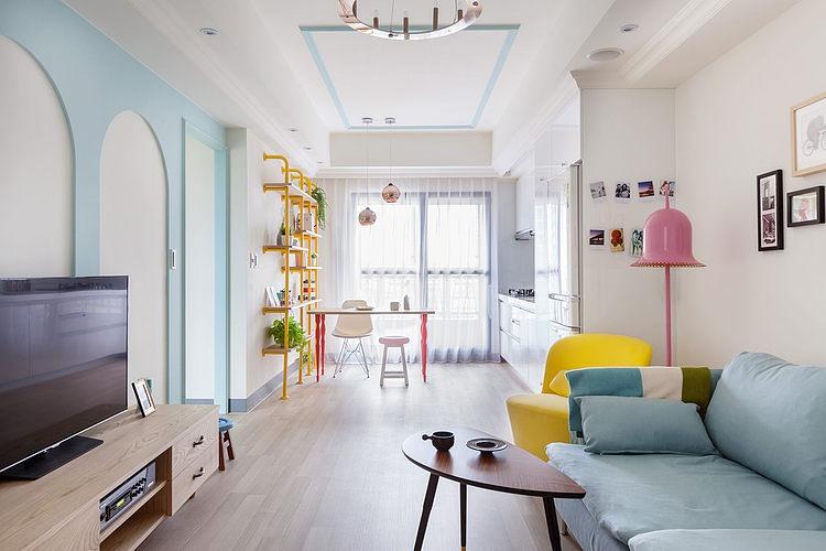 apartamento pequeño con toques de color 