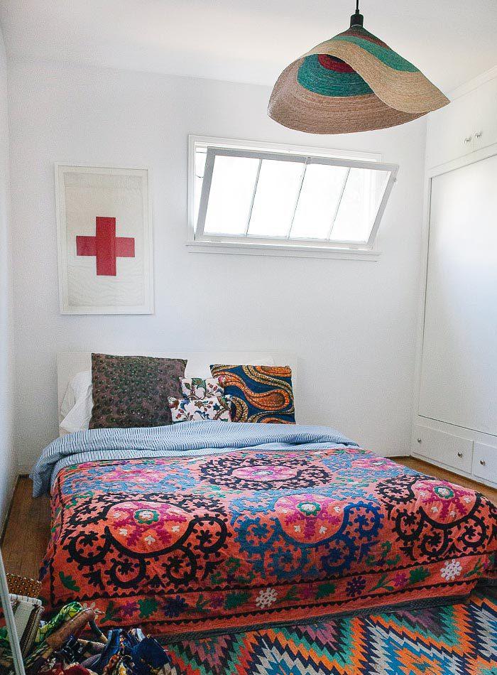 Mezcla de textiles en el dormitorio